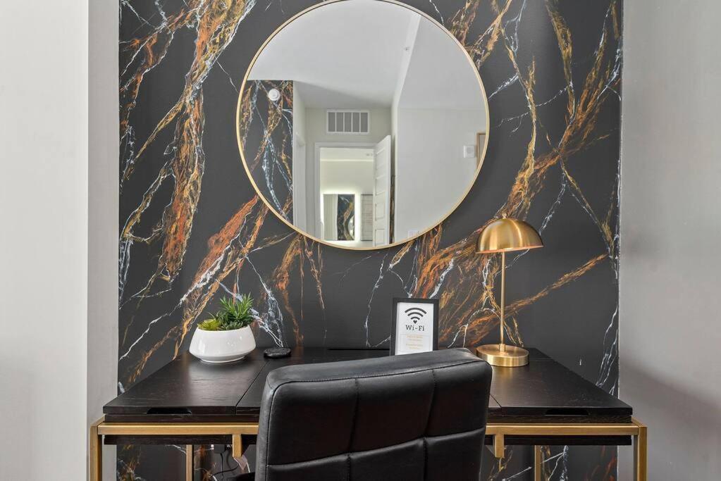 The Executive Suite The Woodlands Bagian luar foto
